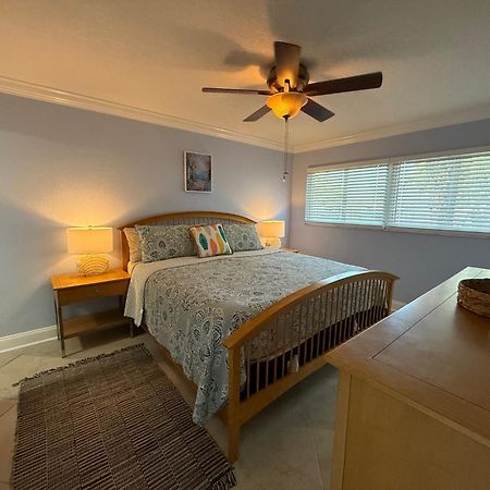 Treasure Island Beach, Fl Waterfront Condo Located Steps Away From The Intracoastal Waterway St. Pete Beach Ngoại thất bức ảnh