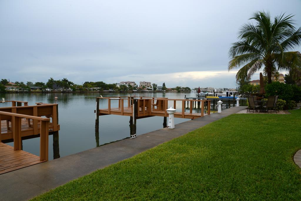 Treasure Island Beach, Fl Waterfront Condo Located Steps Away From The Intracoastal Waterway St. Pete Beach Ngoại thất bức ảnh