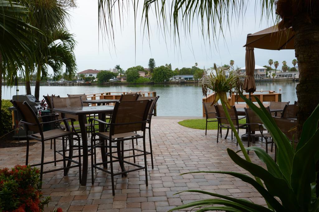 Treasure Island Beach, Fl Waterfront Condo Located Steps Away From The Intracoastal Waterway St. Pete Beach Ngoại thất bức ảnh